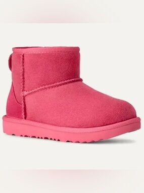 ugg Classic II Mini Boot new size 6 youth